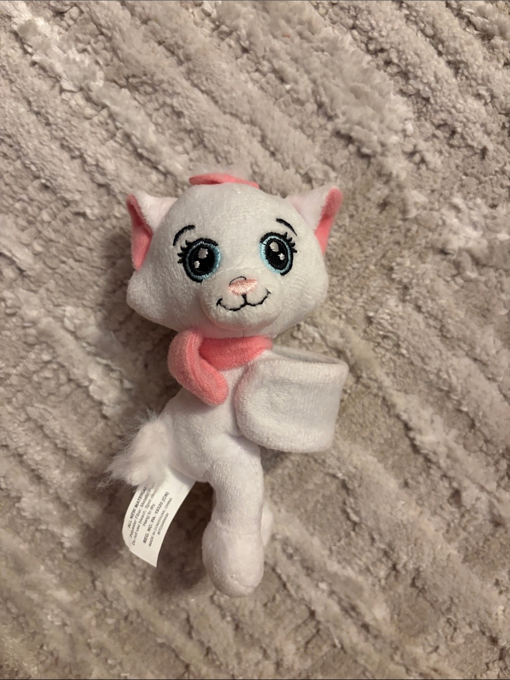 Disney Cutie Cuff - Marie NWOT